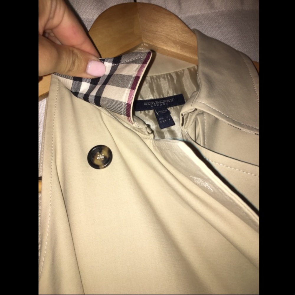 Burberry Trench Coat Sleeveless Beige - Picture 4 of 8